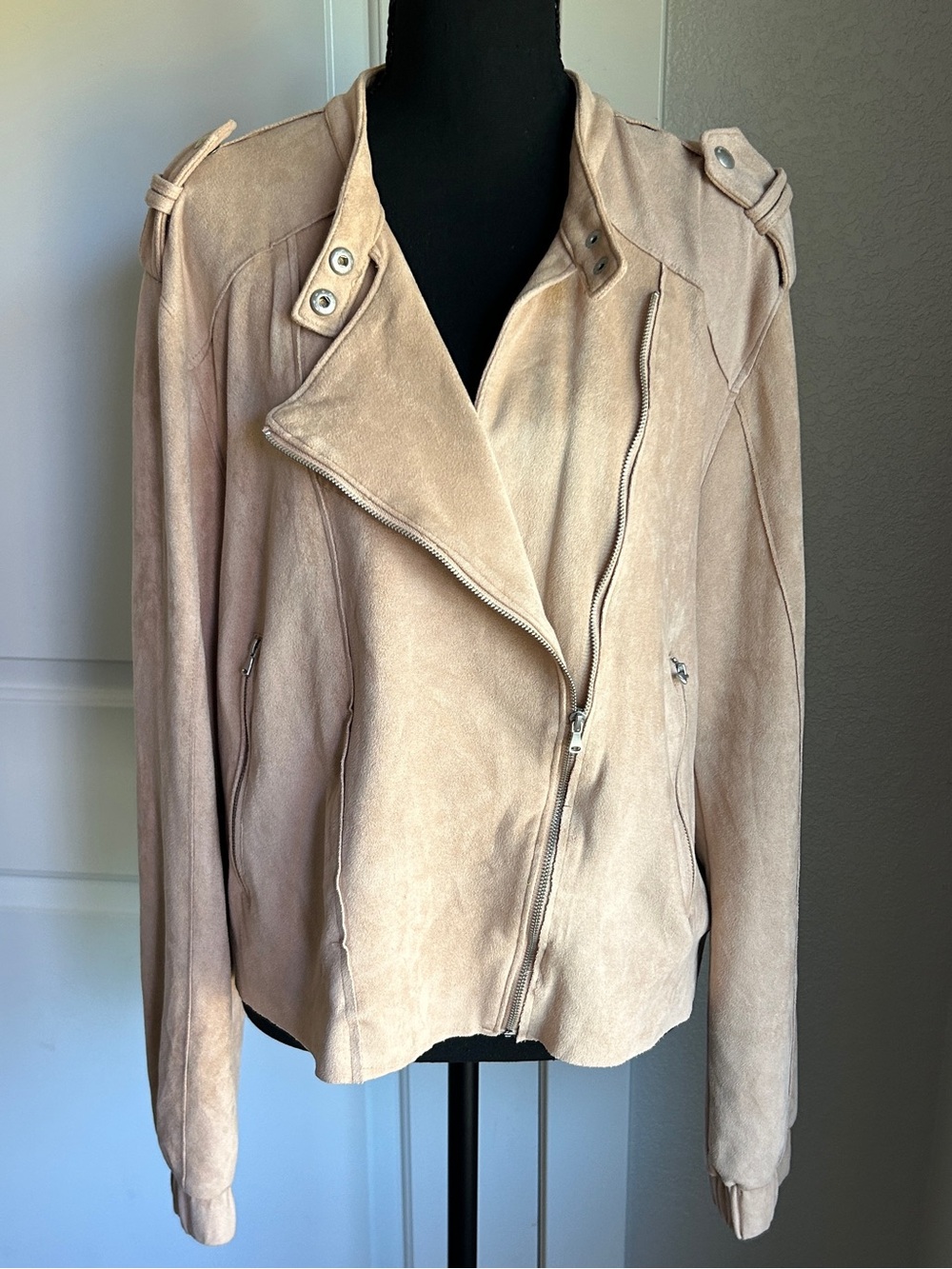 Blank NYC Blush Suede Moto Bomber Jacket - Picture 2 of 6